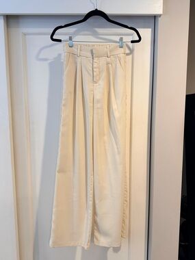 EUC Women’s Slacks Cream High-Waist Pleated Wide-Leg Pants in Size XS